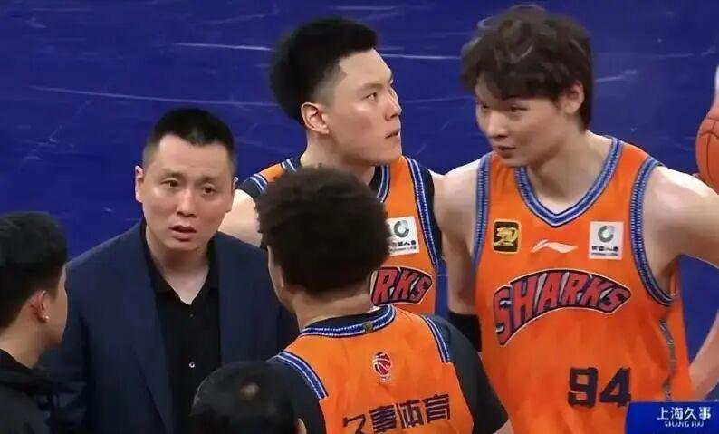 开云体育下载网址-CBA最新排名，上海第1，广厦第2，4支球队竞争常规赛前四